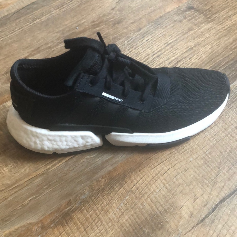 Adidas Sneakers